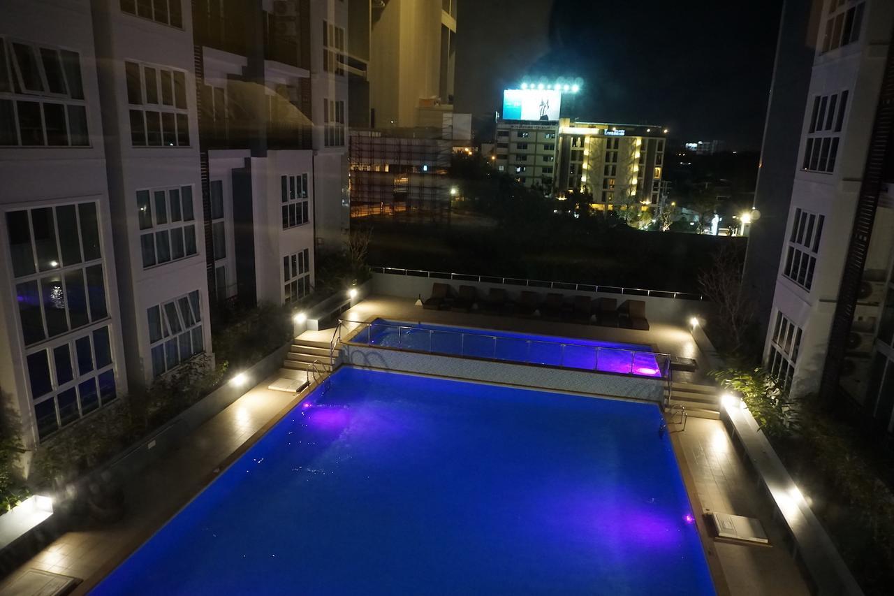 Pool View Room The Prio Chiang Mai Eksteriør billede